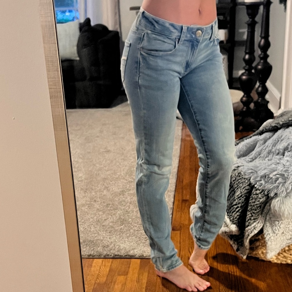 American Eagle Outfitters Light Blue Skinny Jeans